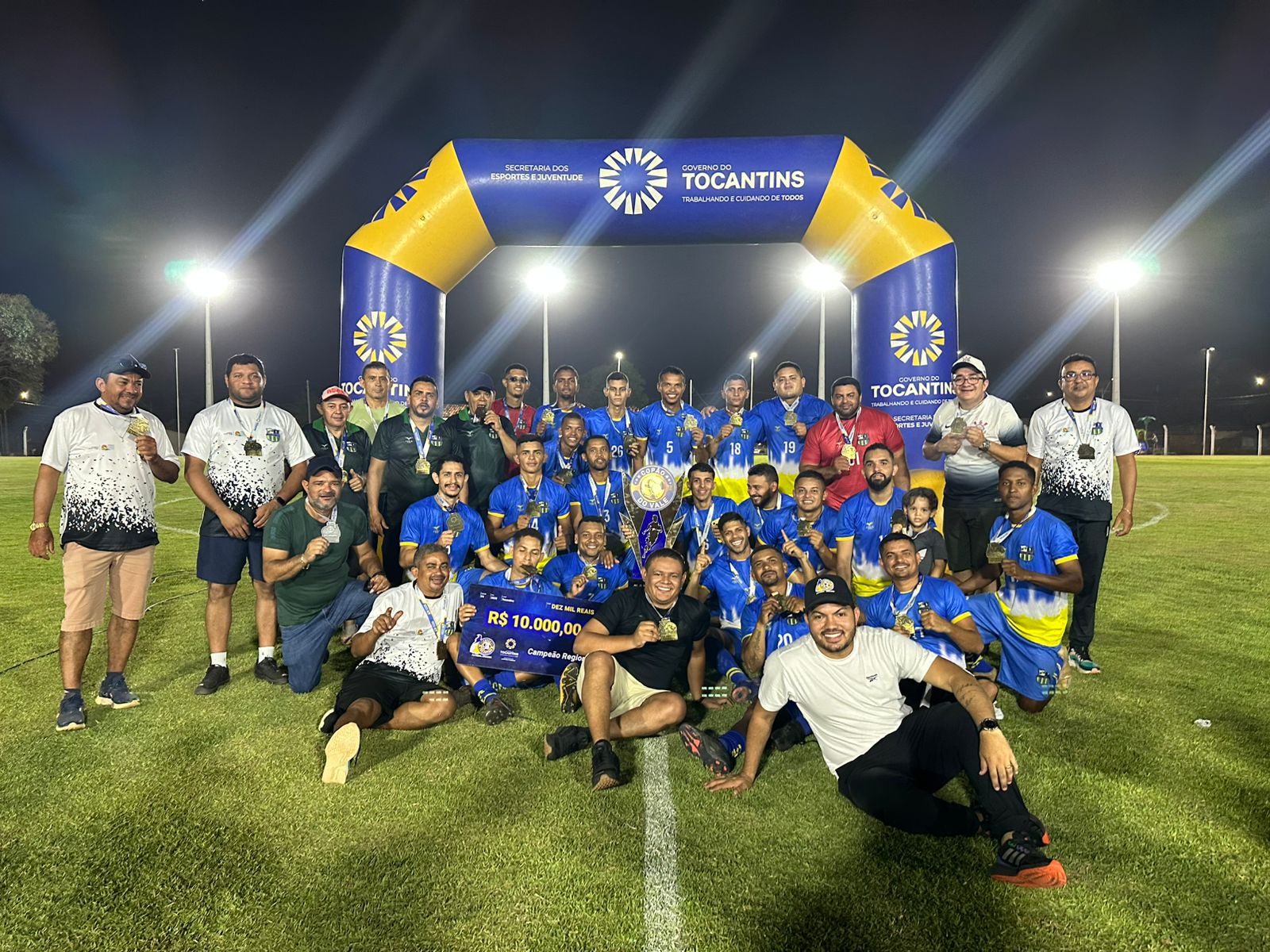 Presidente da Câmara, Luiz Edvaldo (Di), prestigia final e celebra título histórico do Lagoa EC no Copão Vale do Araguaia