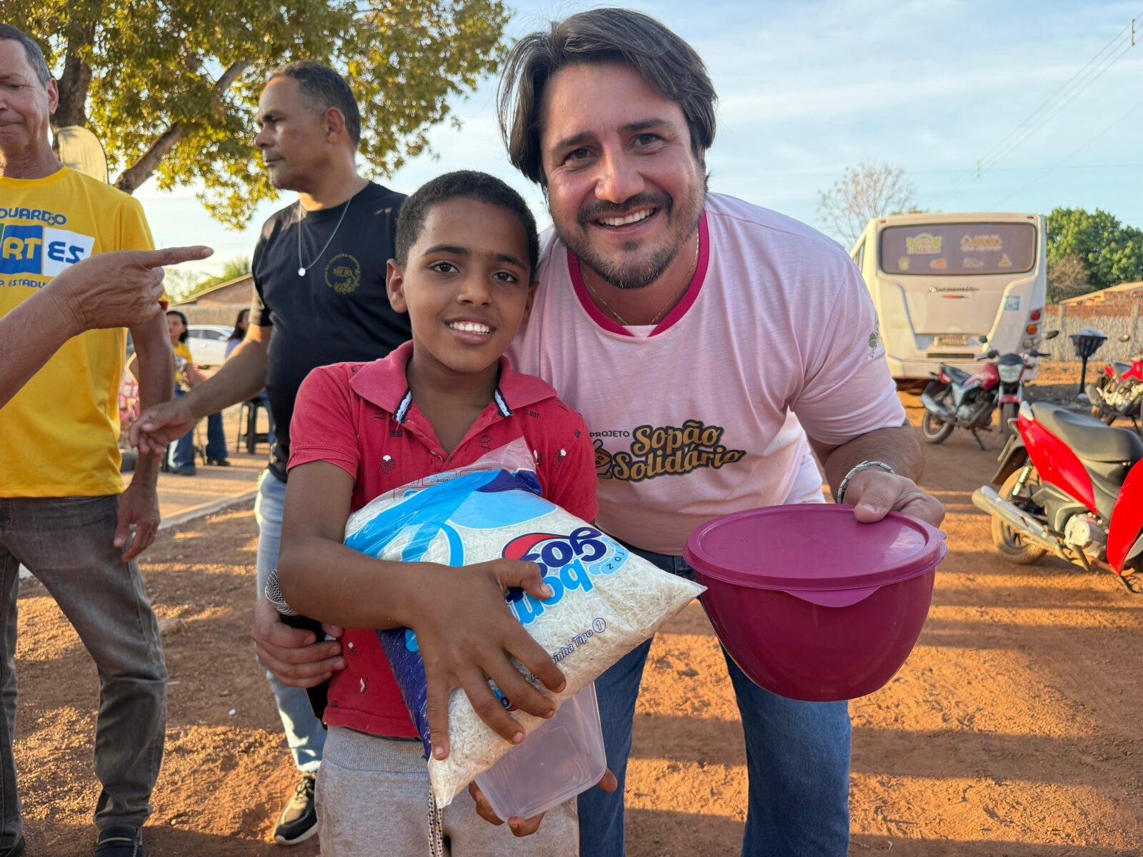 Solidariedade em Ação: Projeto Sopão Solidário do Deputado Eduardo Fortes leva alimento e esperança a famílias em Gurupi