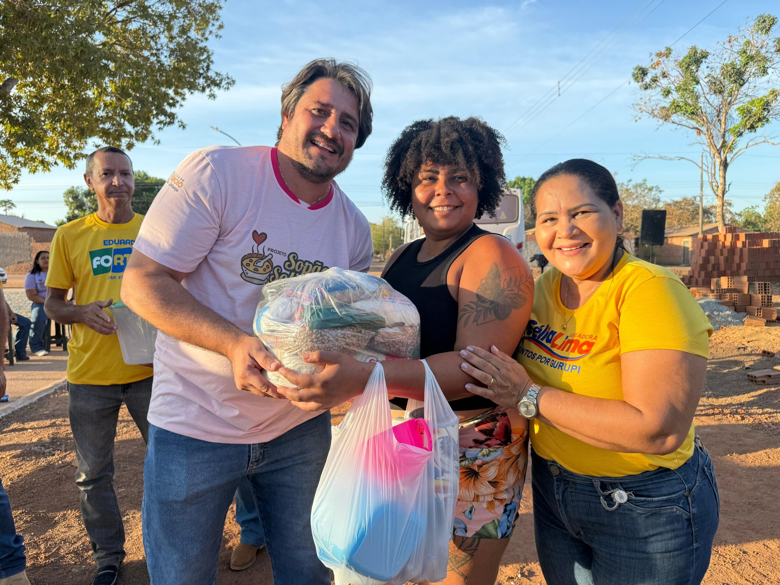 Solidariedade em Ação: Projeto Sopão Solidário do Deputado Eduardo Fortes leva alimento e esperança a famílias em Gurupi Solidariedade em Ação: Projeto Sopão Solidário do Deputado Eduardo Fortes leva alimento e esperança a famílias em Gurupi