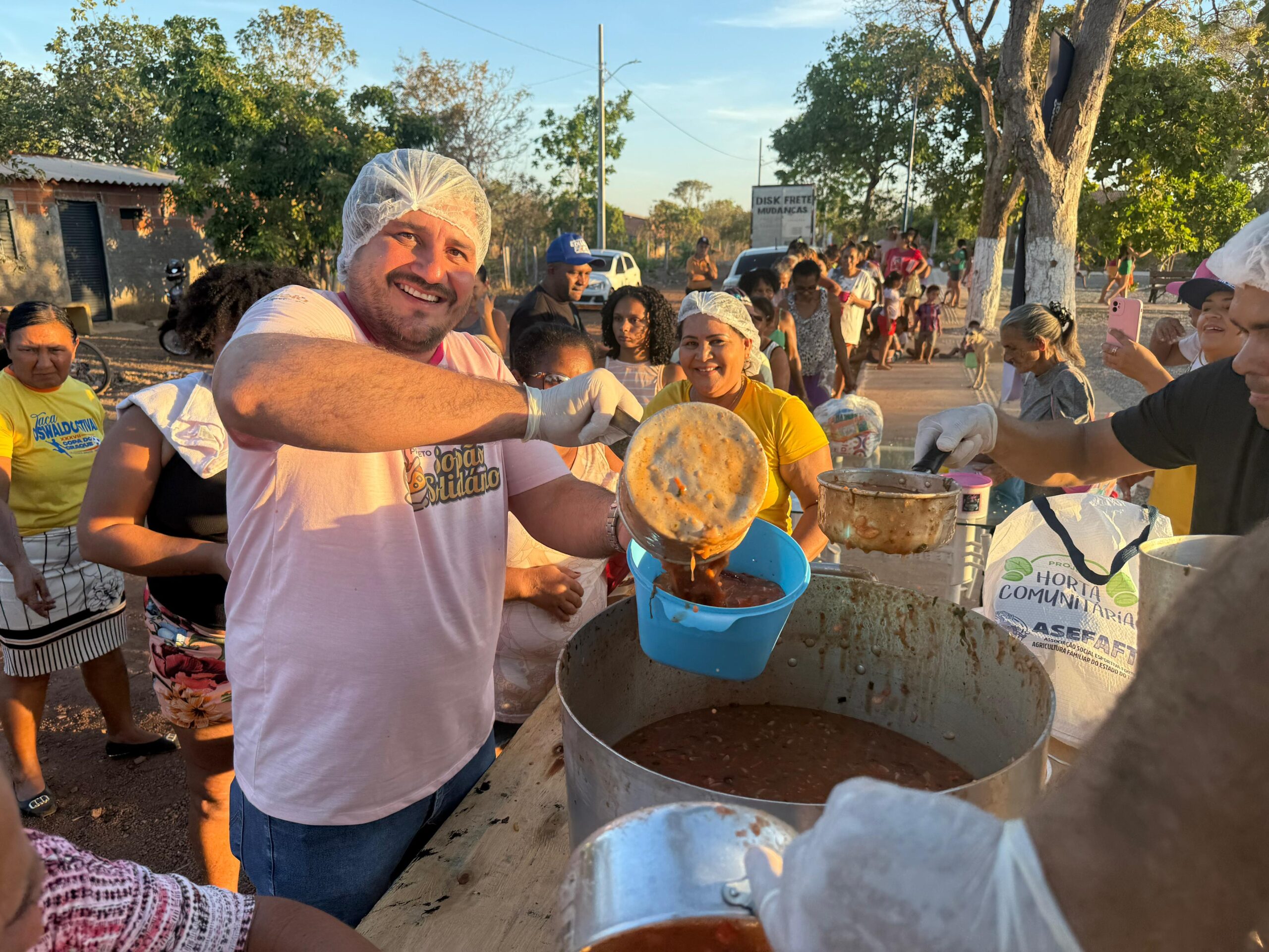 Solidariedade em Ação: Projeto Sopão Solidário do Deputado Eduardo Fortes leva alimento e esperança a famílias em Gurupi Solidariedade em Ação: Projeto Sopão Solidário do Deputado Eduardo Fortes leva alimento e esperança a famílias em Gurupi