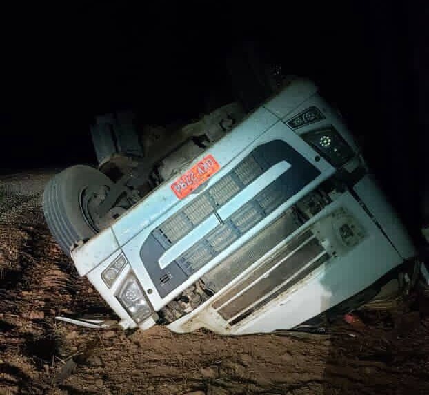 Caminhoneiro morre preso às ferragens após capotamento na BR-153 em Barrolândia
