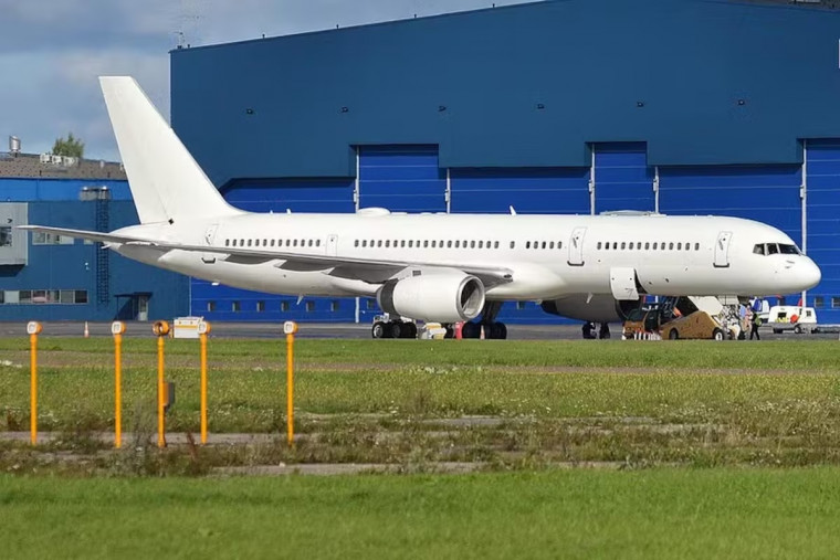 Sem identificação, avião da Força Aérea dos EUA pousa em Porto Alegre e São Paulo