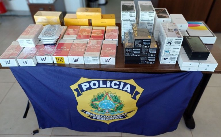 PRF apreende 60 smartphones e tablet sem documentação em Araguaína