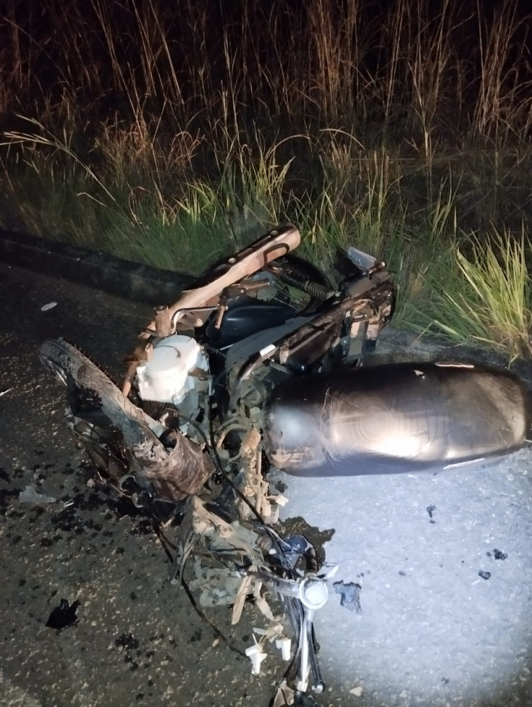 Acidente entre motocicleta e carro de passeio deixa uma pessoa morta na TO-222, no norte do Estado Acidente entre motocicleta e carro de passeio deixa uma pessoa morta na TO-222, no norte do Estado