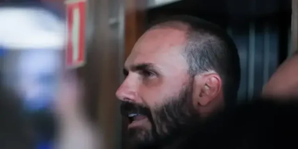 Conselho de Ética da Câmara recebe 20 pedidos contra 11 deputados; quatro deles pedem cassação de Eduardo Bolsonaro