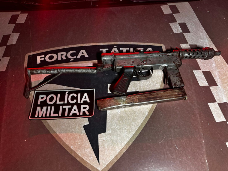 Jovem é preso com submetralhadora 9mm em operação da PM no Terminal Rodoviário de Araguaína