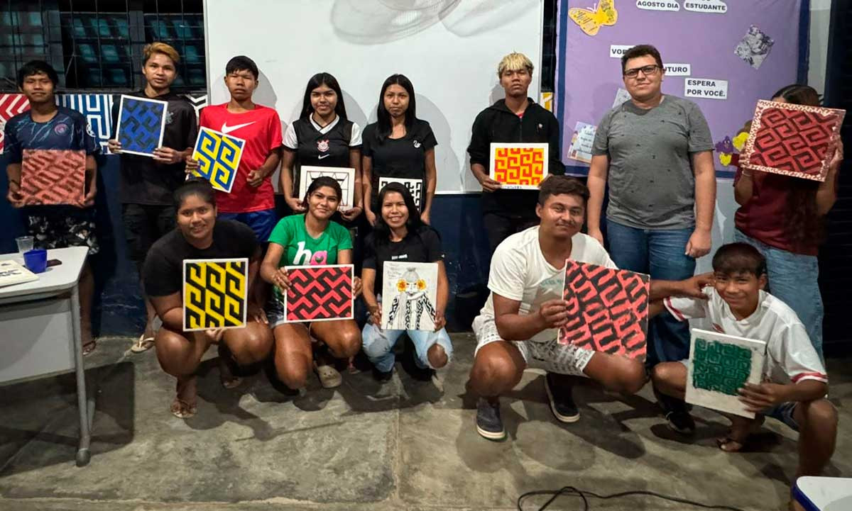 Professor ensina matemática com pinturas corporais e artesanato indígena no Tocantins