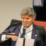 Fux cita incompetência do STF para julgar ação contra Bolsonaro