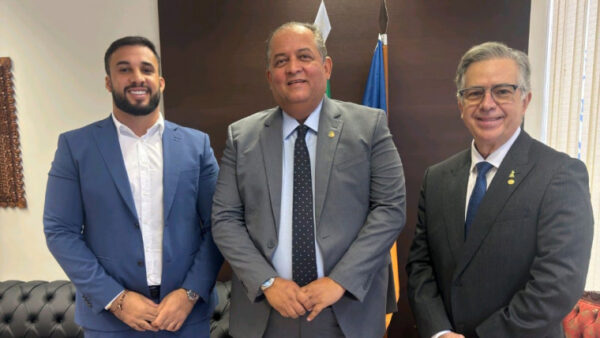 André Luiz se reúne com senador e deputado para debater criação da APA do Bico do Papagaio