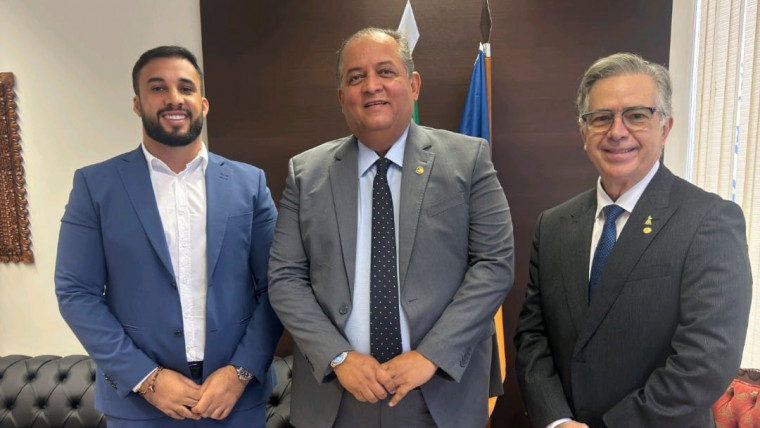 André Luiz se reúne com senador e deputado para debater criação da APA do Bico do Papagaio