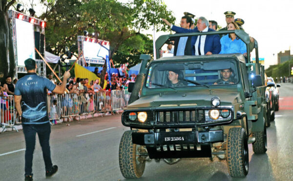 Governador em exercício Laurez Moreira reforça valores cívicos e compromisso com o desenvolvimento do Tocantins durante desfile de 7 de setembro