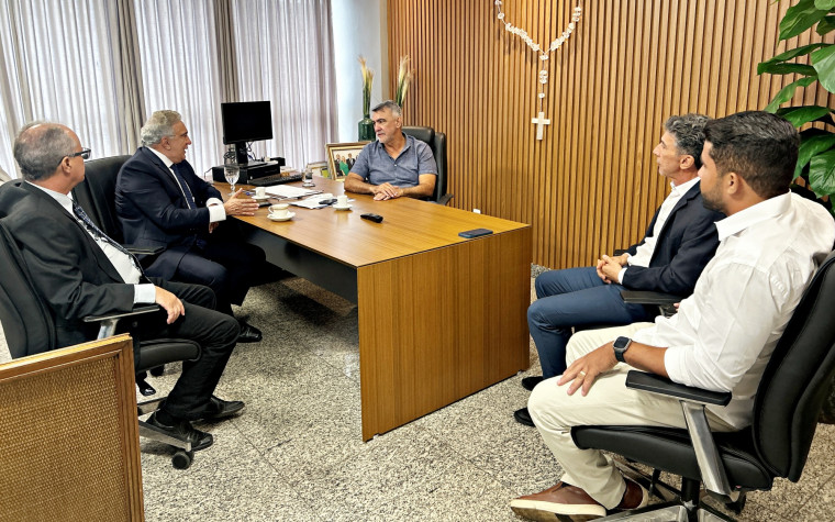 Laurez Moreira faz primeira visita oficial à Assembleia Legislativa após assumir governo interino