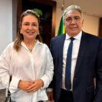 Kátia Abreu visita Palácio Araguaia e deseja sucesso a Laurez Moreira