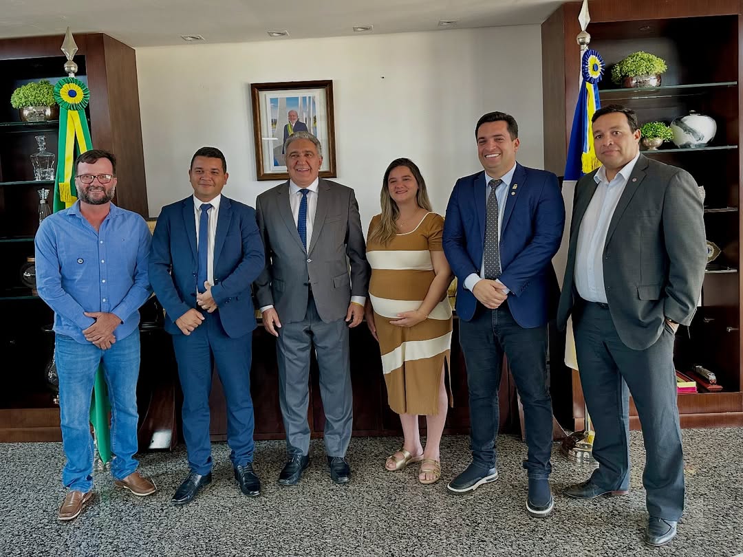 Prefeita Thaynara de Melo fortalece parceria com governo do Estado em audiência com Laurez Moreira