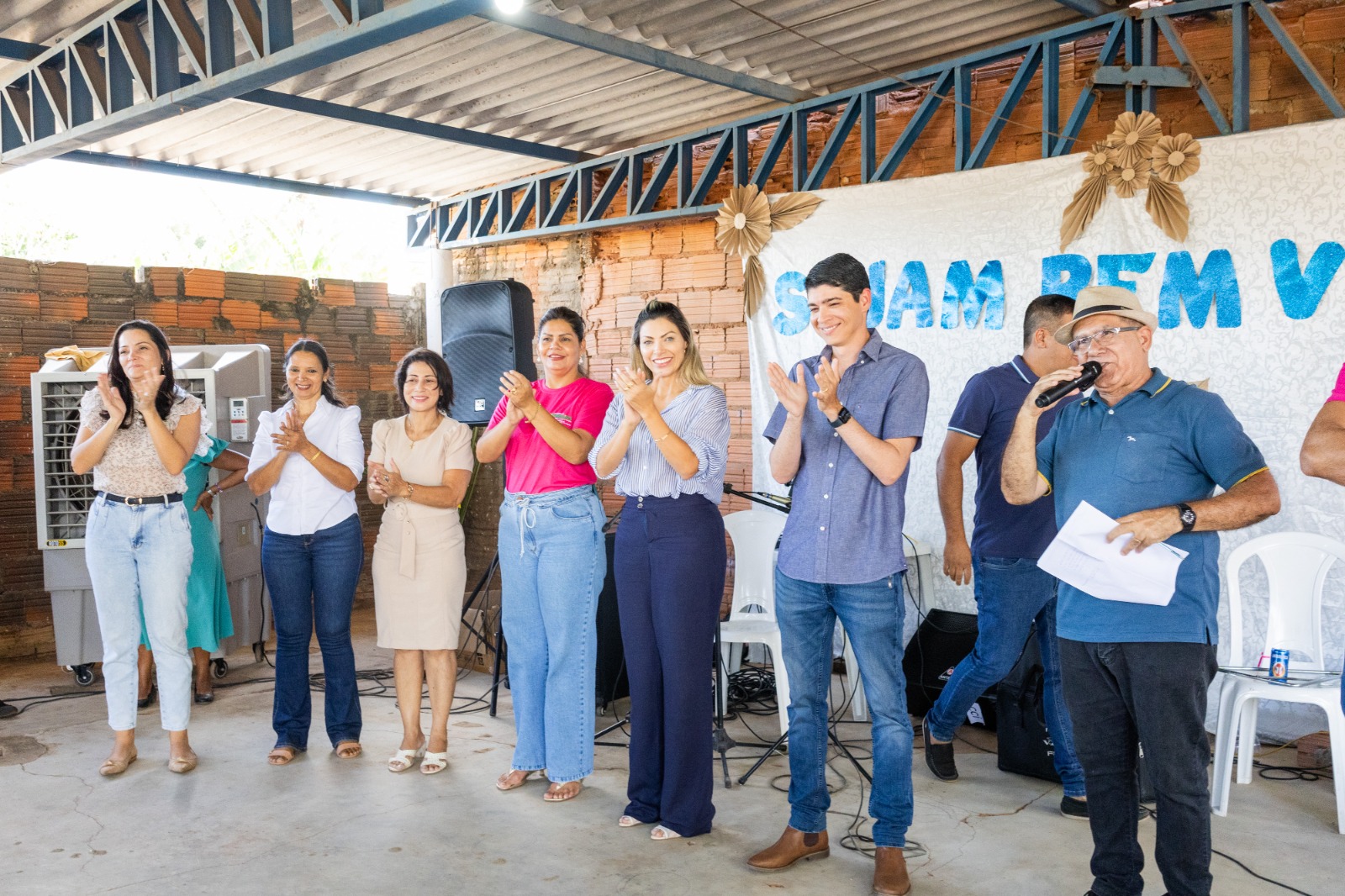 Prefeito de Paraíso anuncia construção de nova praça em Santa Luzia durante forró com idosos