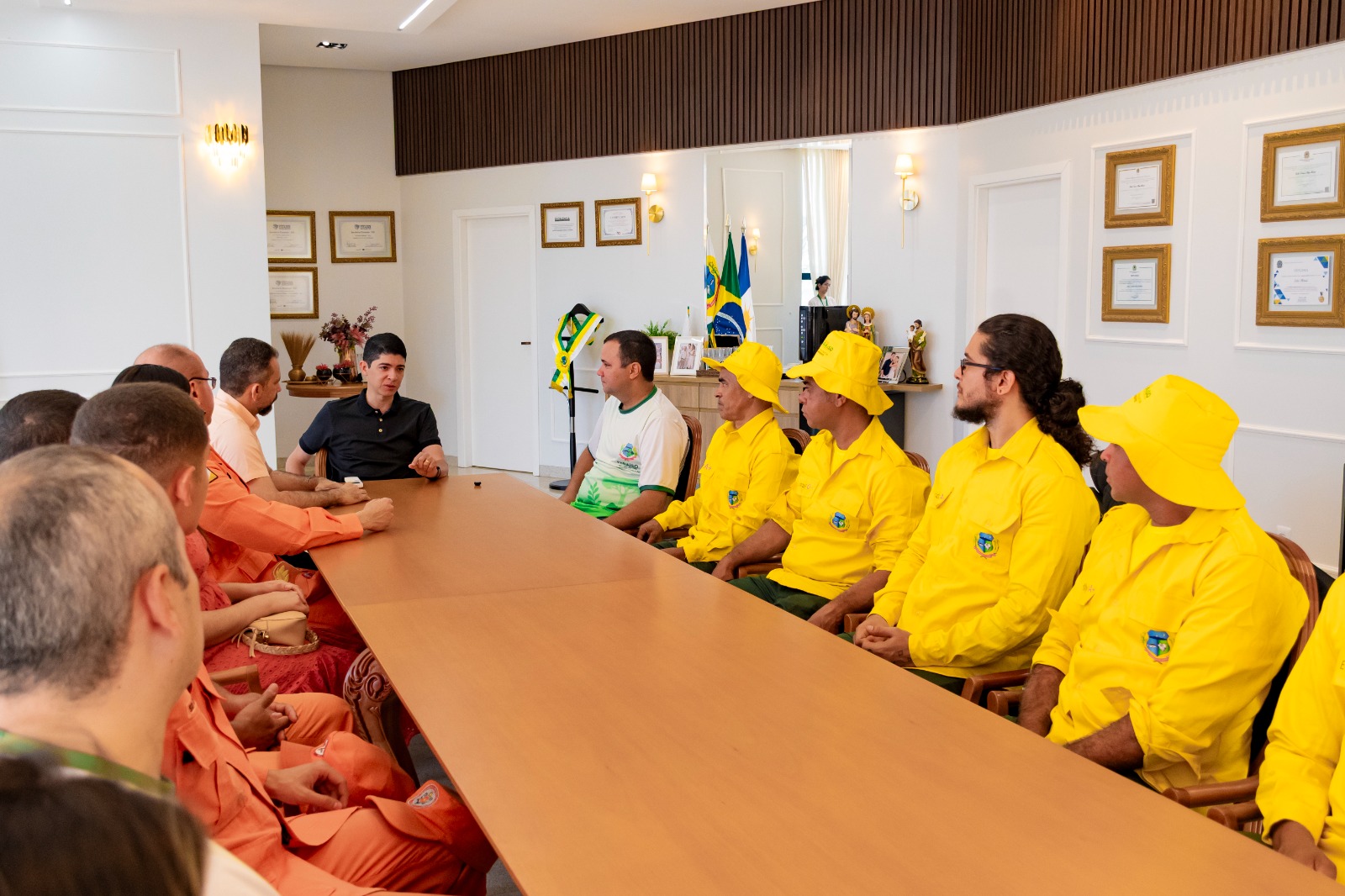 Paraíso do Tocantins entrega novos uniformes e EPIs para brigadistas de incêndios florestais