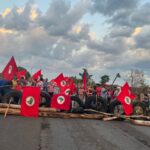 Famílias bloqueiam rodovia em Araguatins cobrando ação do INCRA sobre Reforma Agrária