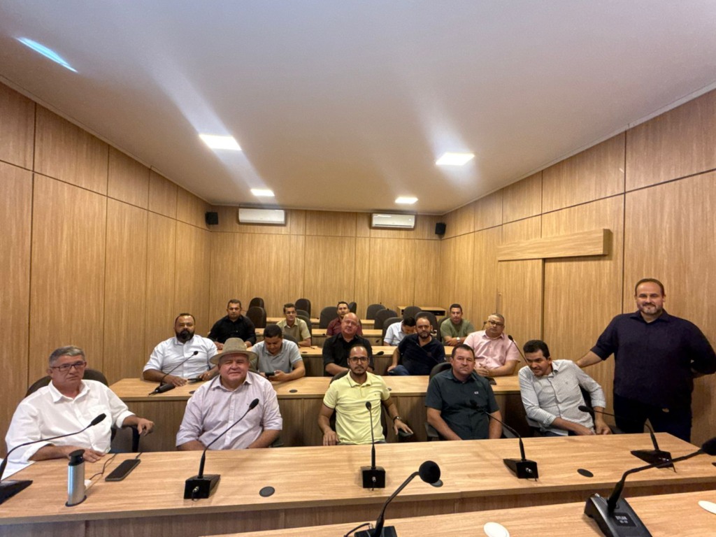 Prefeitos de 19 municípios se reúnem na ATM e cobram repasses para saúde e eventos locais