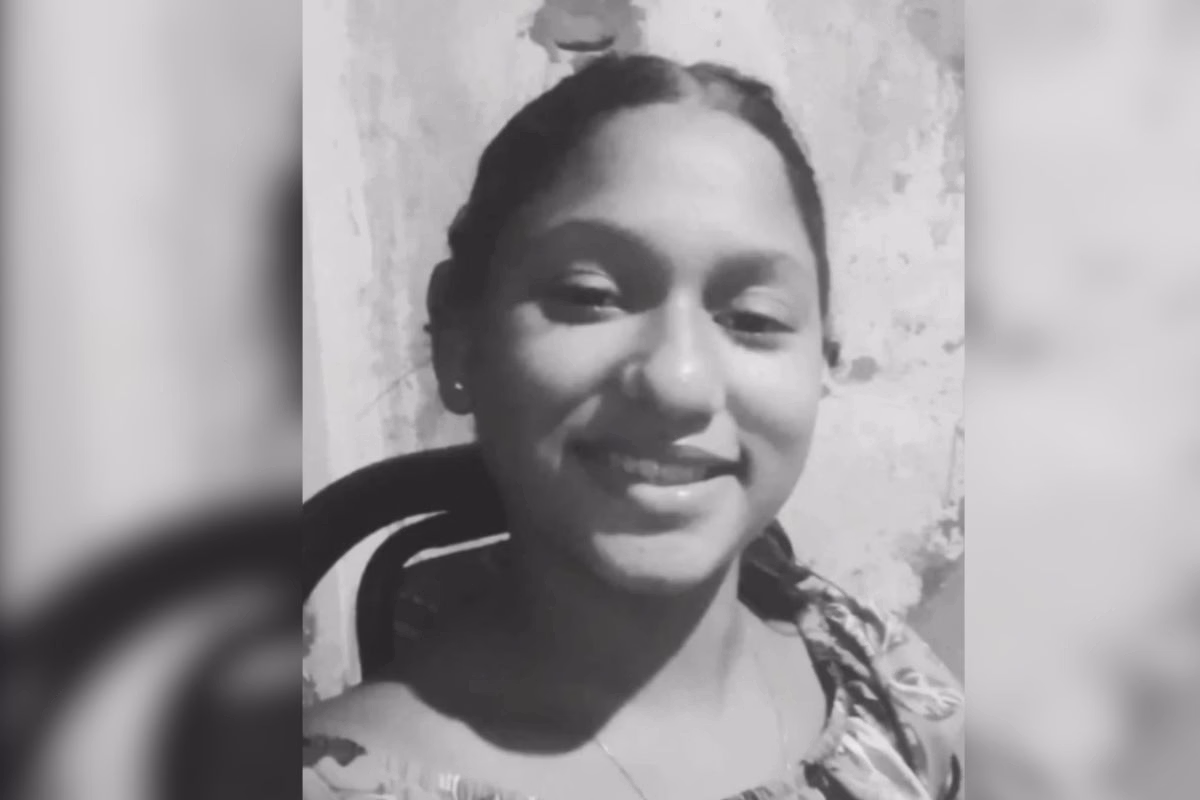Menina de 11 anos foi espancada em escola por se recusar a “ficar” com colega