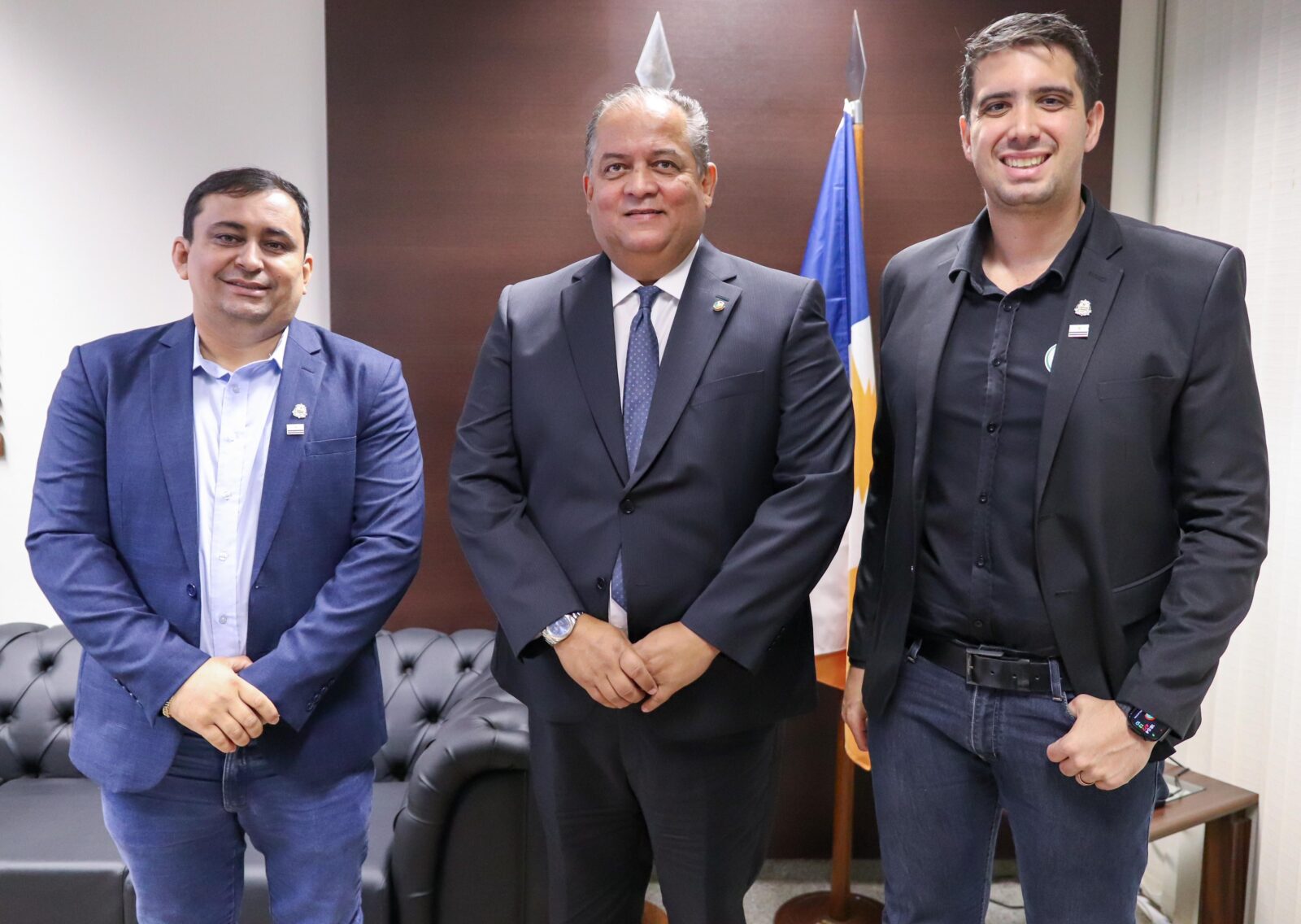 Senador Eduardo Gomes anuncia R$ 18 milhões para modernização da Feira da 304 Sul e destaca investimento na dignidade do trabalhador