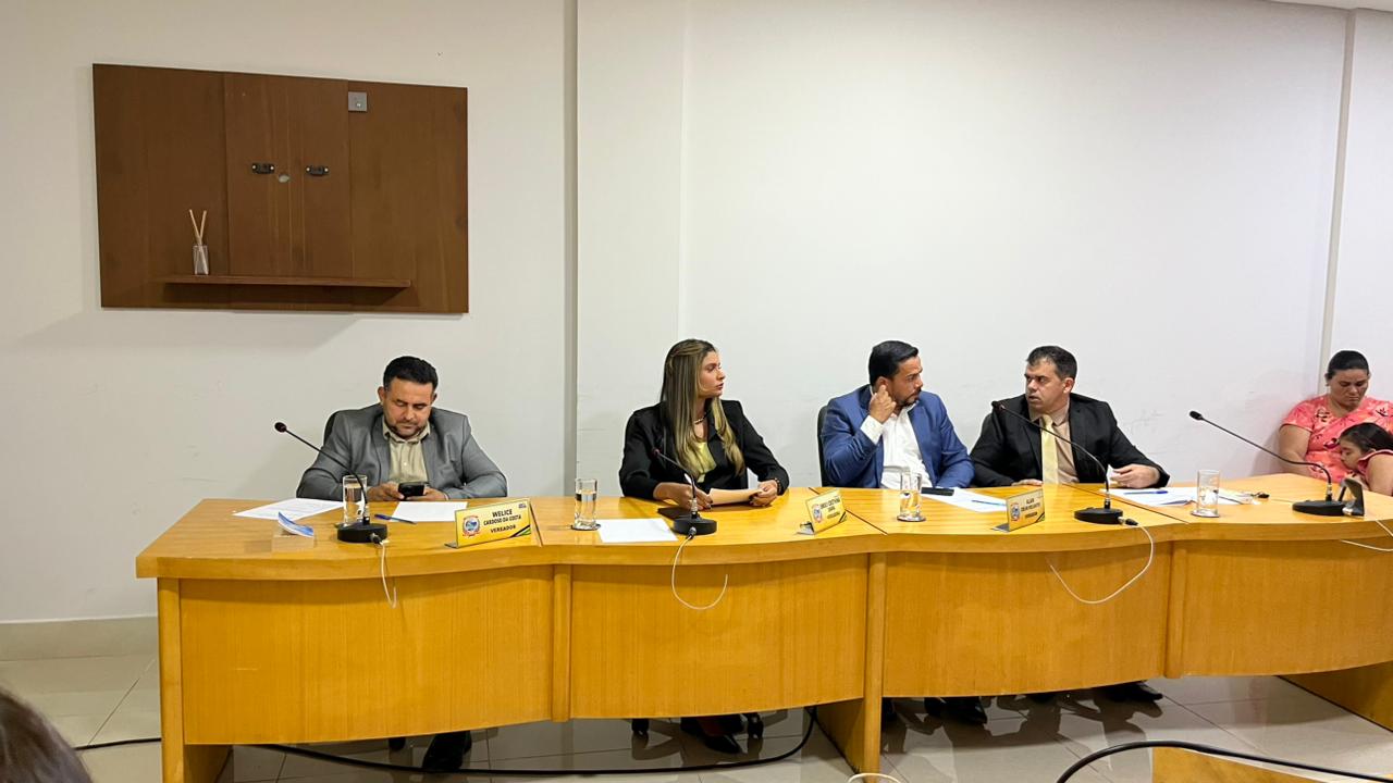 Câmara Municipal de Lagoa da Confusão realiza 31ª Sessão Ordinária de 2025 com aprovação de indicações e moção de aplausos Câmara Municipal de Lagoa da Confusão realiza 31ª Sessão Ordinária de 2025 com aprovação de indicações e moção de aplausos