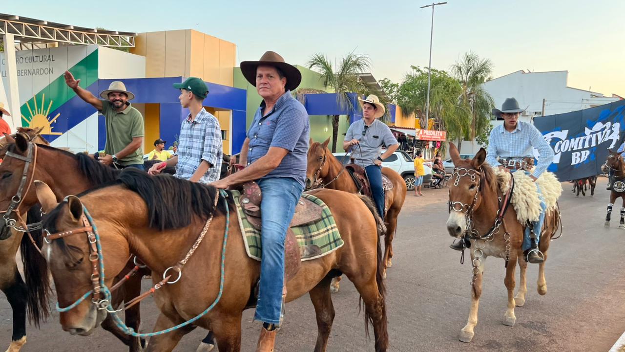 Presidente da Câmara de Lagoa da Confusão participa da tradicional Cavalgada Ecológica