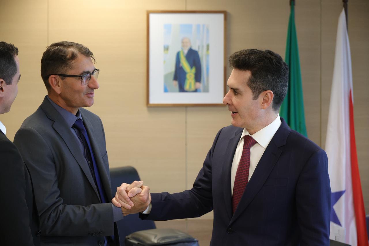 Alexandre Guimarães e Saulo Borges buscam soluções para déficit habitacional em Bandeirantes/TO