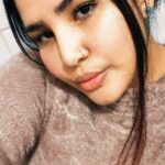 Jovem de 27 anos é assassinada a facadas na frente dos filhos pequenos pelo ex-companheiro