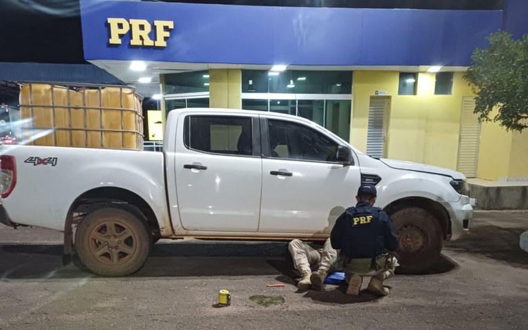 PRF apreende caminhonete clonada e sem registro em fiscalização na BR-153 em Gurupi