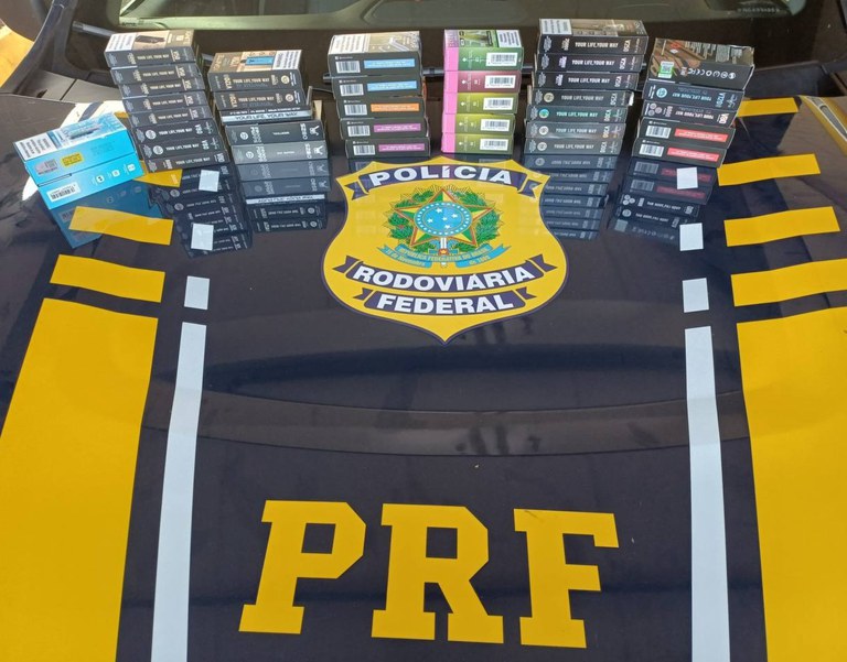 PRF apreende carga de cigarros eletrônicos transportada ilegalmente em Guaraí