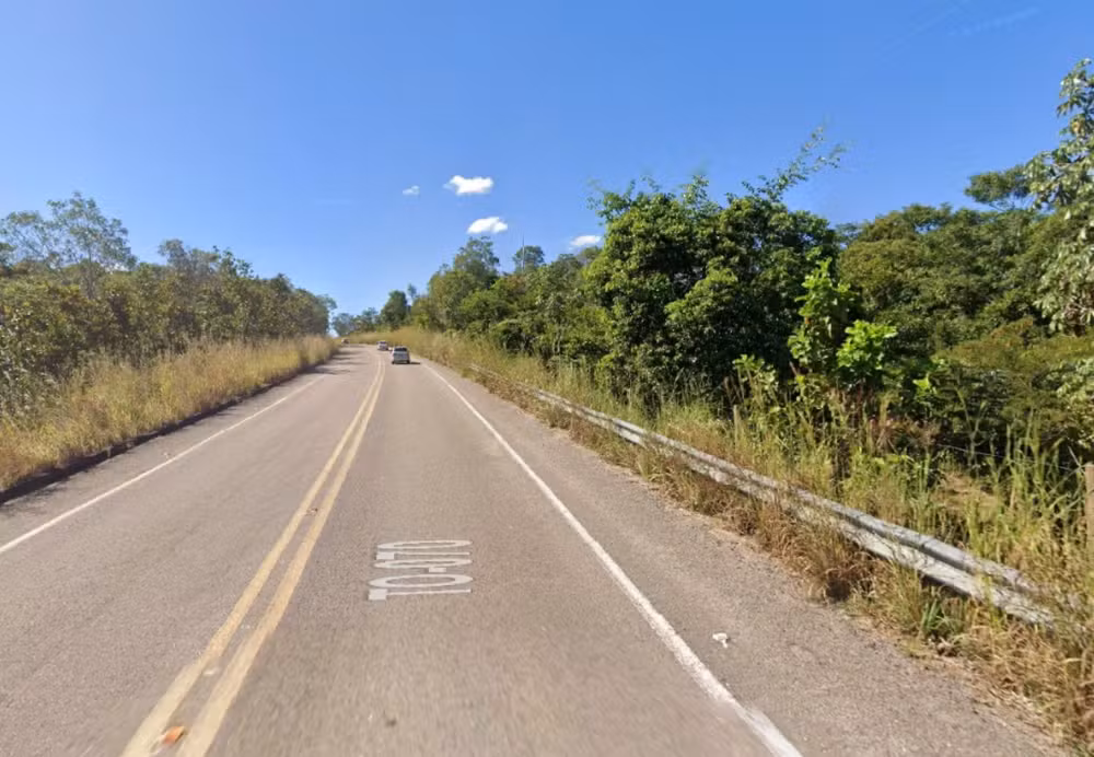 Acidente na TO-070 entre Brejinho de Nazaré e Aliança do Tocantins deixa uma mulher morta e quatro pessoas feridas; caminhoneiro fugiu do local