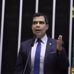 Deputado Ricardo Ayres é alvo de operação da PF que apura desvios em contratos de cestas básicas no Tocantins