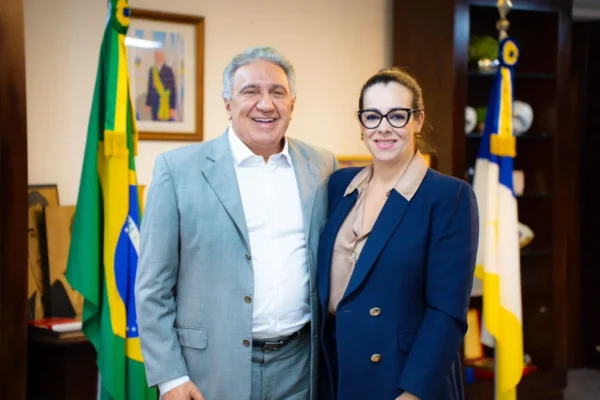 Cinthia Ribeiro sela aproximação com Laurez Moreira e recoloca PSDB no centro do tabuleiro político