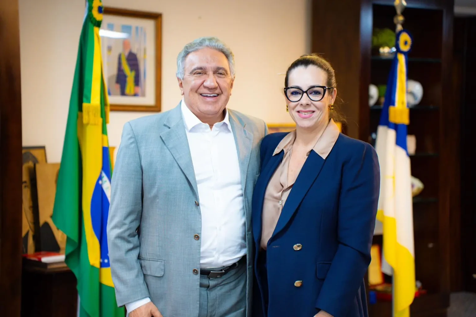 Cinthia Ribeiro sela aproximação com Laurez Moreira e recoloca PSDB no centro do tabuleiro político