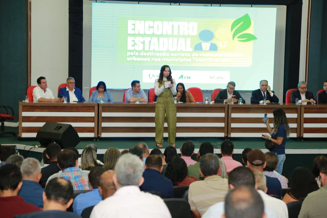 Senadora Dorinha Seabra abre encontro estadual sobre gestão de resíduos sólidos em Palmas