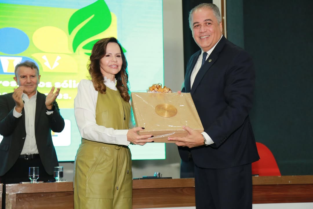 Senadora Dorinha Seabra abre encontro estadual sobre gestão de resíduos sólidos em Palmas