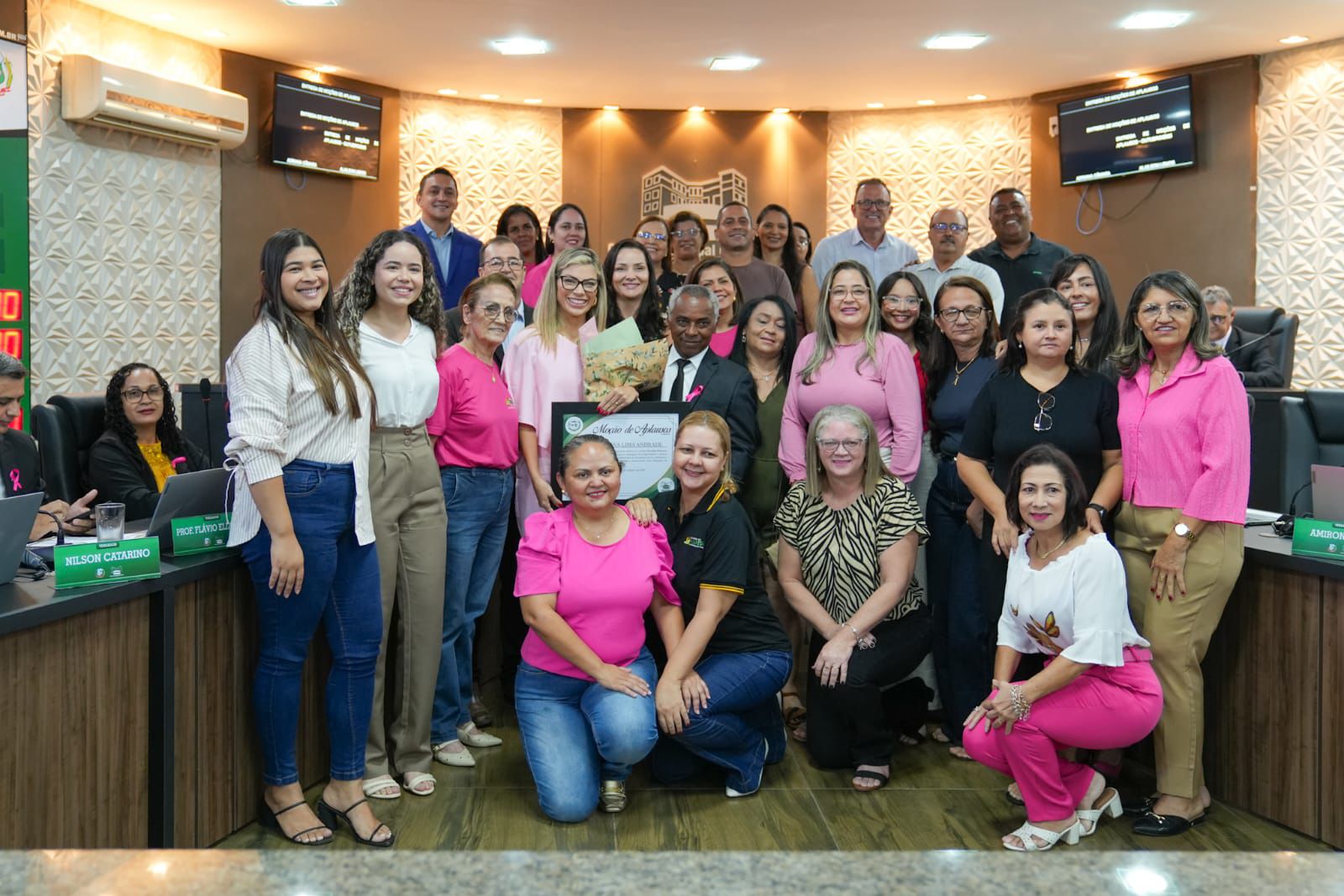 Secretária Thaís Helena recebe Moção de Aplausos da Câmara de Vereadores de Paraíso