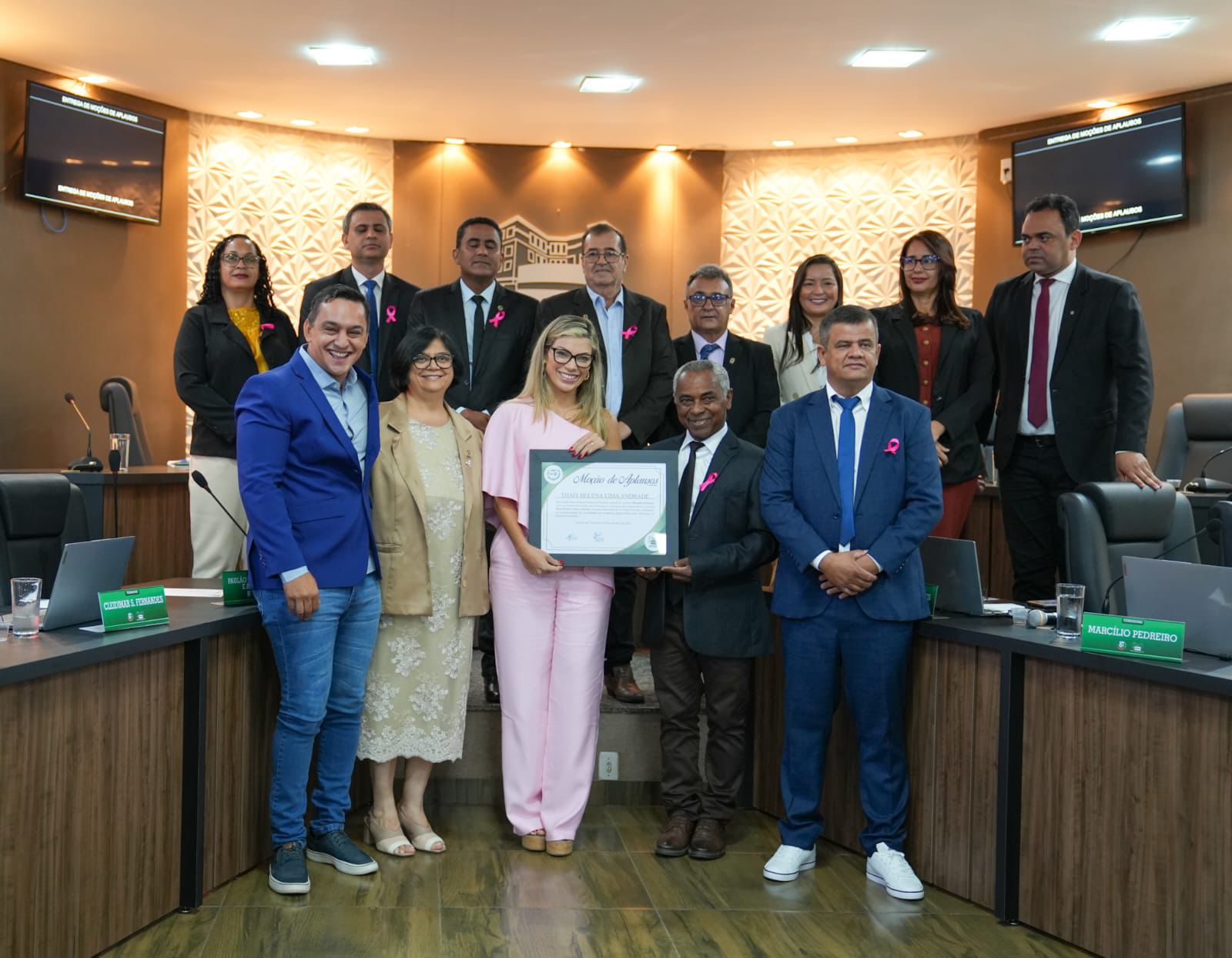 Secretária Thaís Helena recebe Moção de Aplausos da Câmara de Vereadores de Paraíso