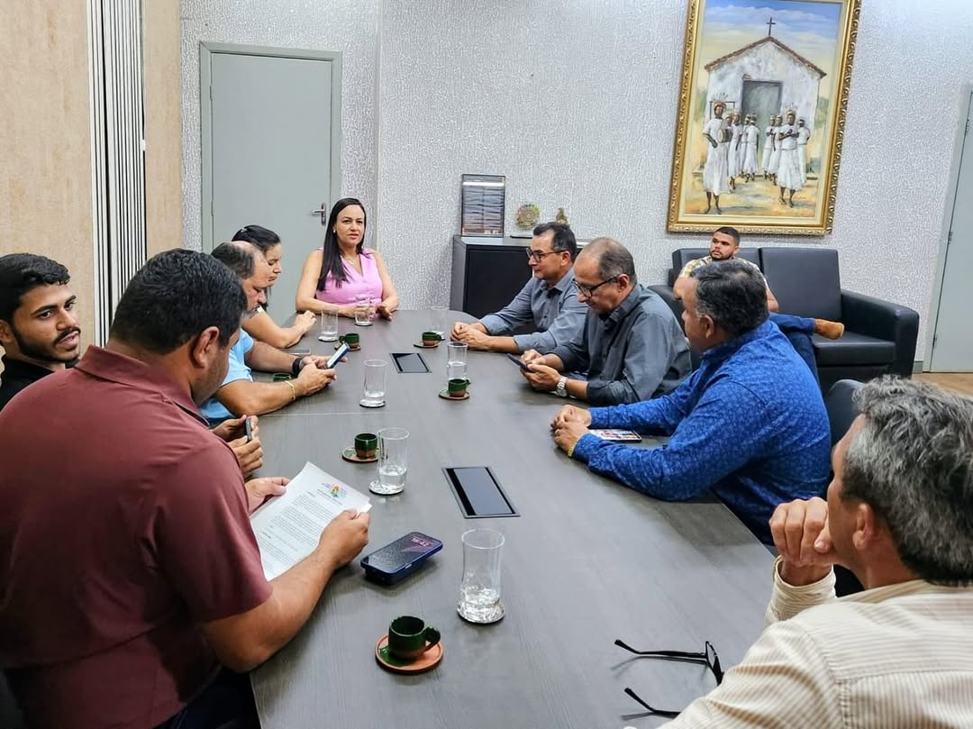 Governo do Tocantins recebe vereadores de Lagoa da Confusão para debater oportunidades e desafios do setor turístico Governo do Tocantins recebe vereadores de Lagoa da Confusão para debater oportunidades e desafios do setor turístico