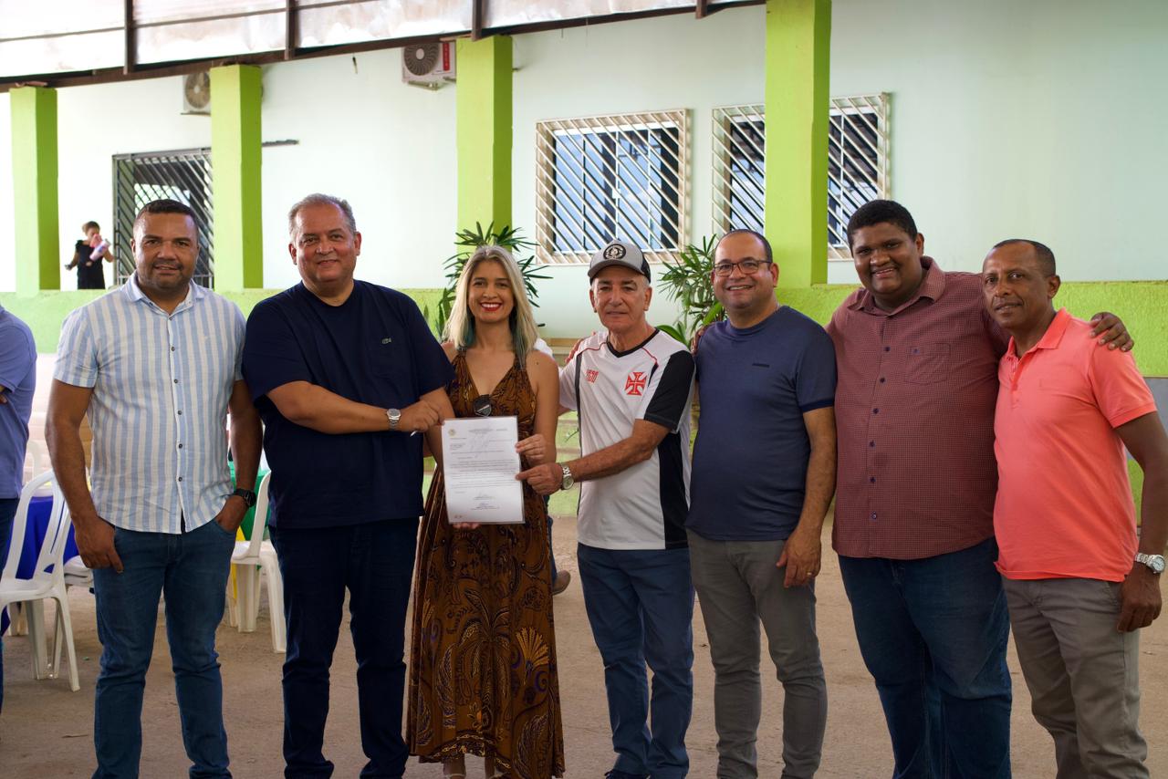 Senador Eduardo Gomes entrega ginásio, anuncia pista de atletismo e confirma R$ 1 milhão para reforma do Estádio Dr. Magalhães em Dianópolis