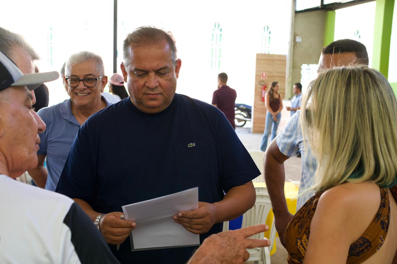 Senador Eduardo Gomes entrega ginásio, anuncia pista de atletismo e confirma R$ 1 milhão para reforma do Estádio Dr. Magalhães em Dianópolis