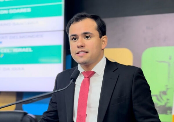 Possível recuo de Gaguim na disputa ao Senado pode fragilizar projeto eleitoral de Lucas Campelo em 2026