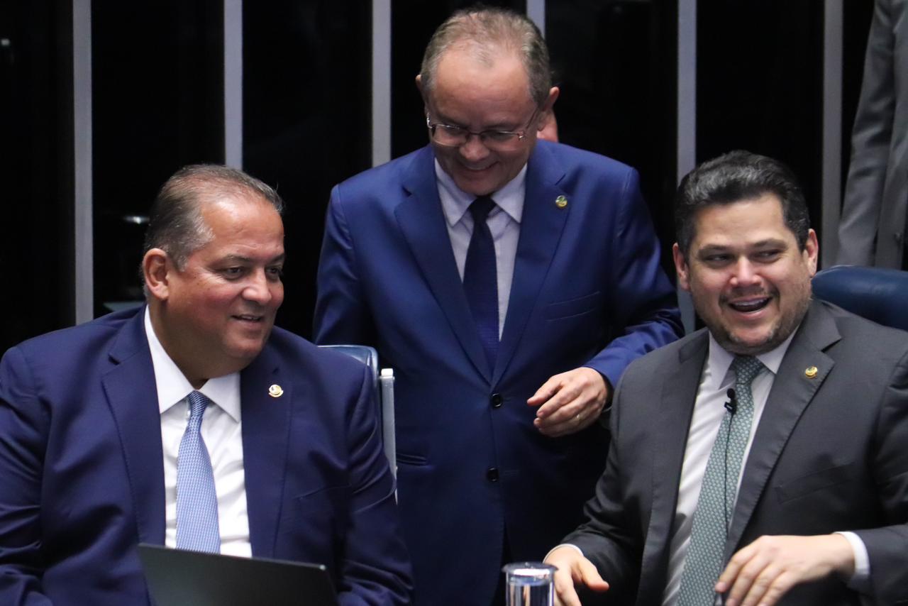 Eduardo Gomes comemora aprovação do PL da Dosimetria no Senado e destaca articulação que garantiu maioria