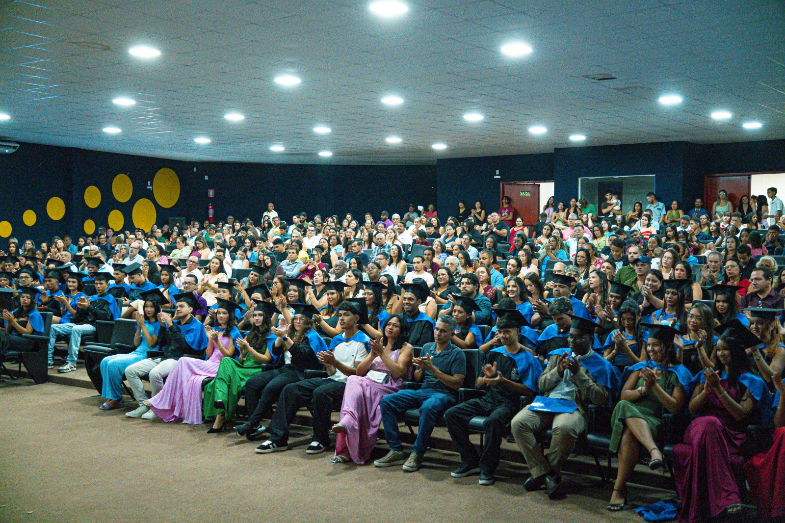 Deputado Dr. Danilo Alencar patrocina e prestigia formatura do CEM José Alves de Assis em Paraíso do Tocantins