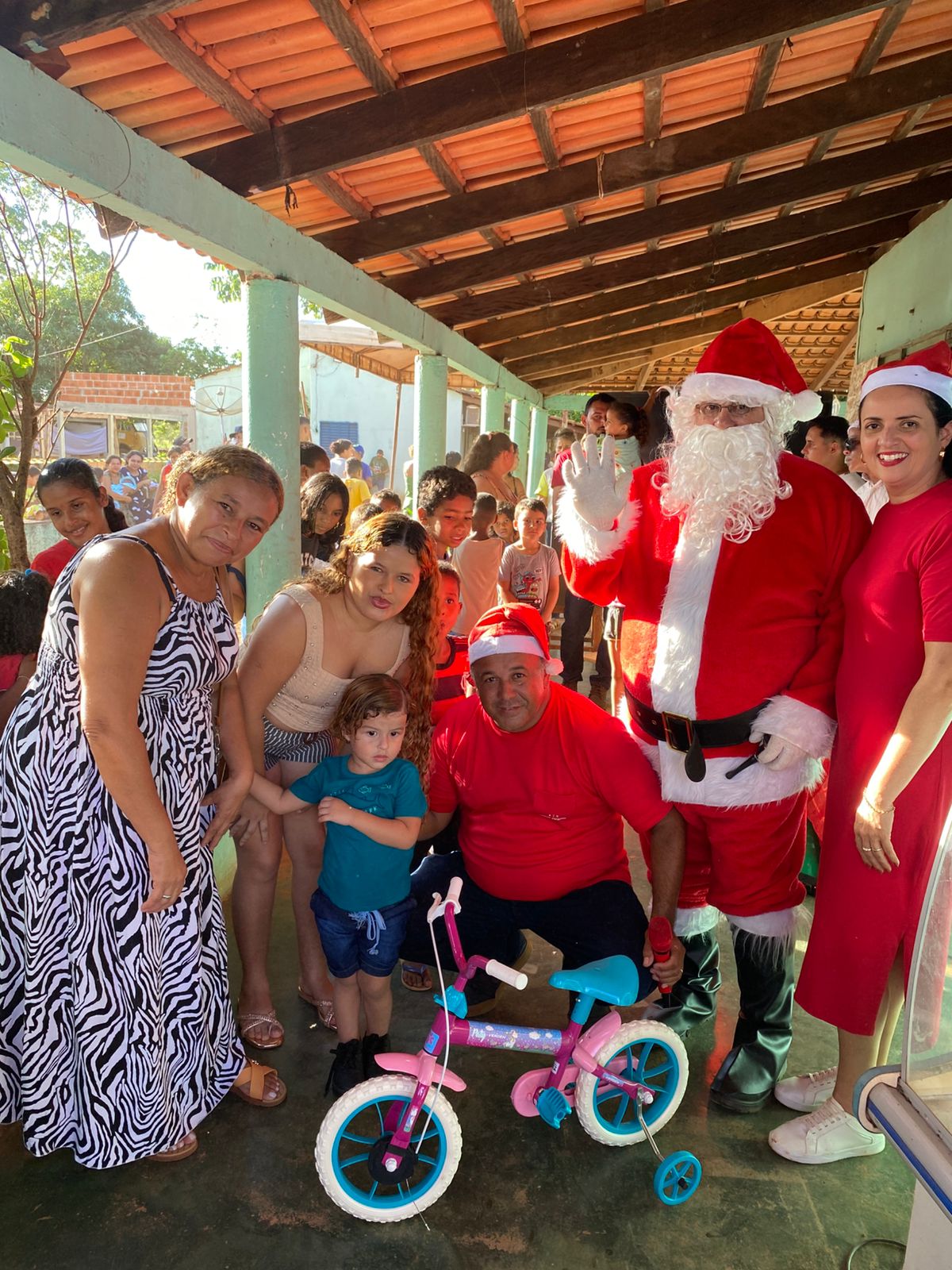 6ª edição do Natal Solidário promovido pelo vereador Napoleão Dionísio leva alegria e esperança a famílias de Lagoa da Confusão