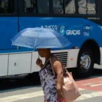 Calor e desidratação elevam risco de AVC durante o verão, alerta especialista