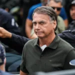 Defesa de Bolsonaro pede ao STF autorização para cirurgia urgente e conversão da pena em prisão domiciliar
