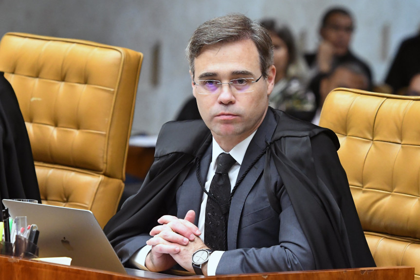 Ministro André Mendonça vota pelo retorno de Wanderlei Barbosa ao cargo