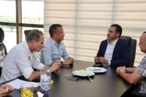 Governador Wanderlei recebe prefeitos de Axixá e Nazaré, sinaliza pacificação política e reforça apoio a Dorinha