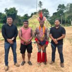 Avanilson Karajá e Hará Javaé prestigiam Hetohoky, maior ritual de passagem do povo Iny, na Aldeia São João, em Formoso do Araguaia